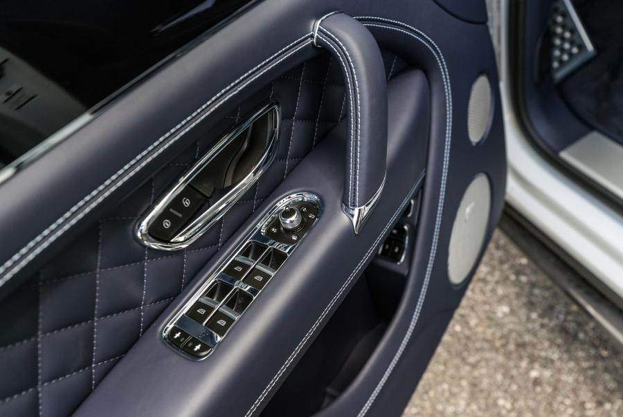 Детали интерьера Bentley Bentayga V8 2018 года  (NA) (фото 22 из 22)